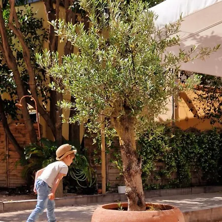 Отель De Londres