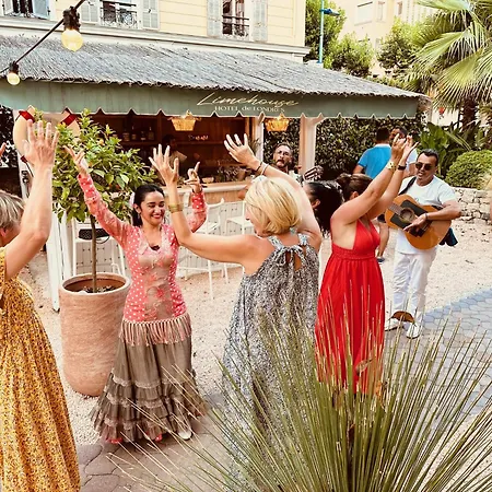 فندق دي لوندريه مينتون