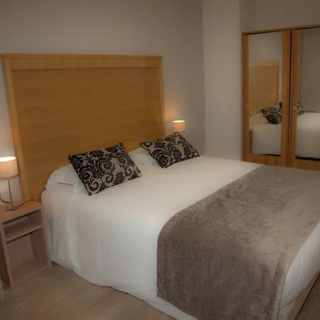 دي لوندريه فندق مينتون