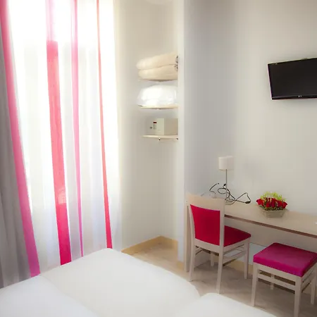 دي لوندريه فندق