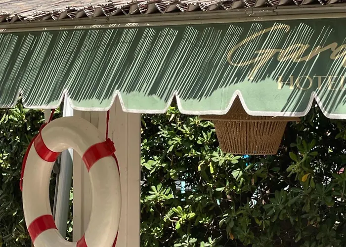 Szálloda De Londres 3*